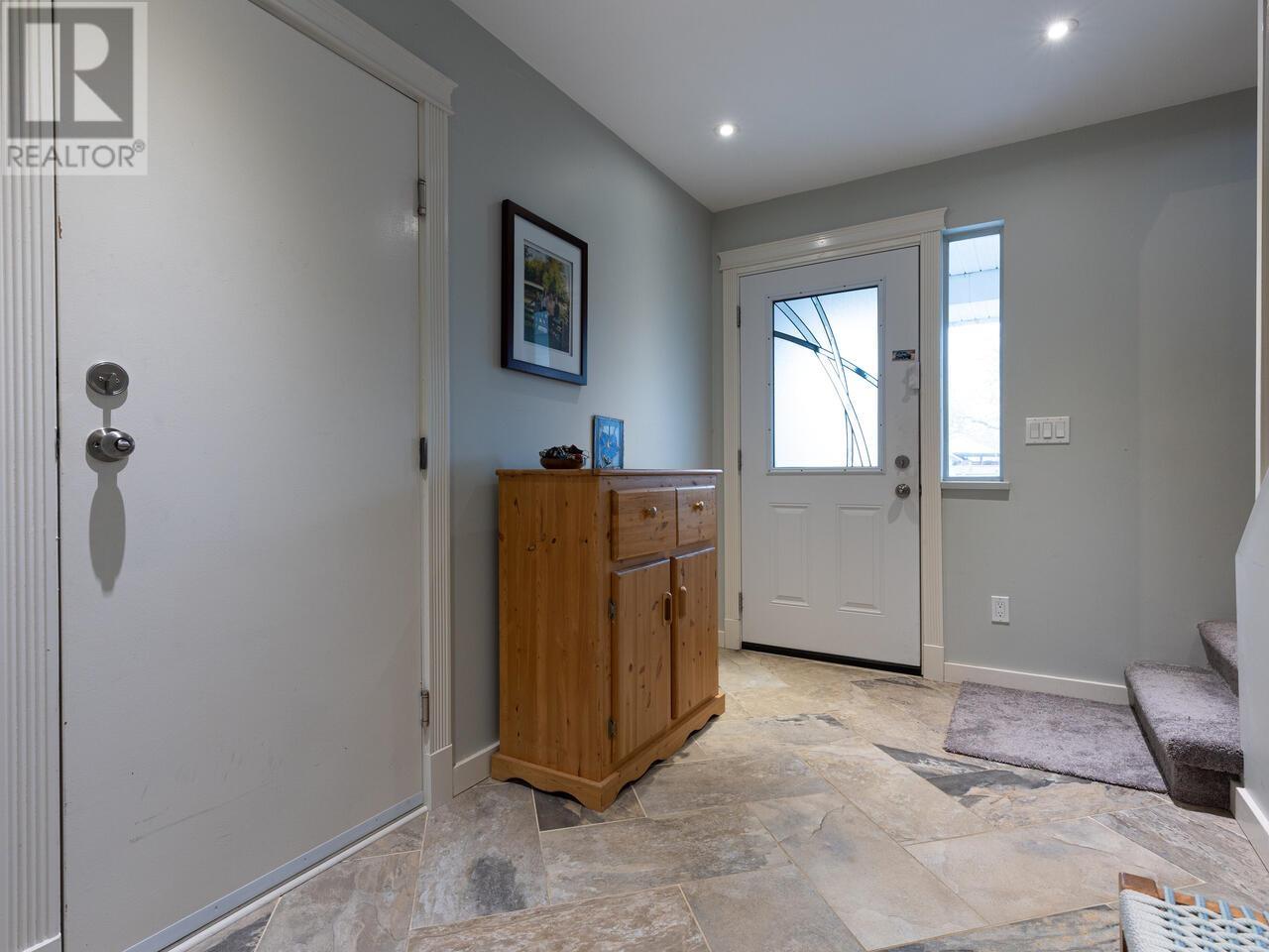 23441 Whippoorwill Avenue, Maple Ridge, British Columbia  V2X 9L8 - Photo 16 - R2865808