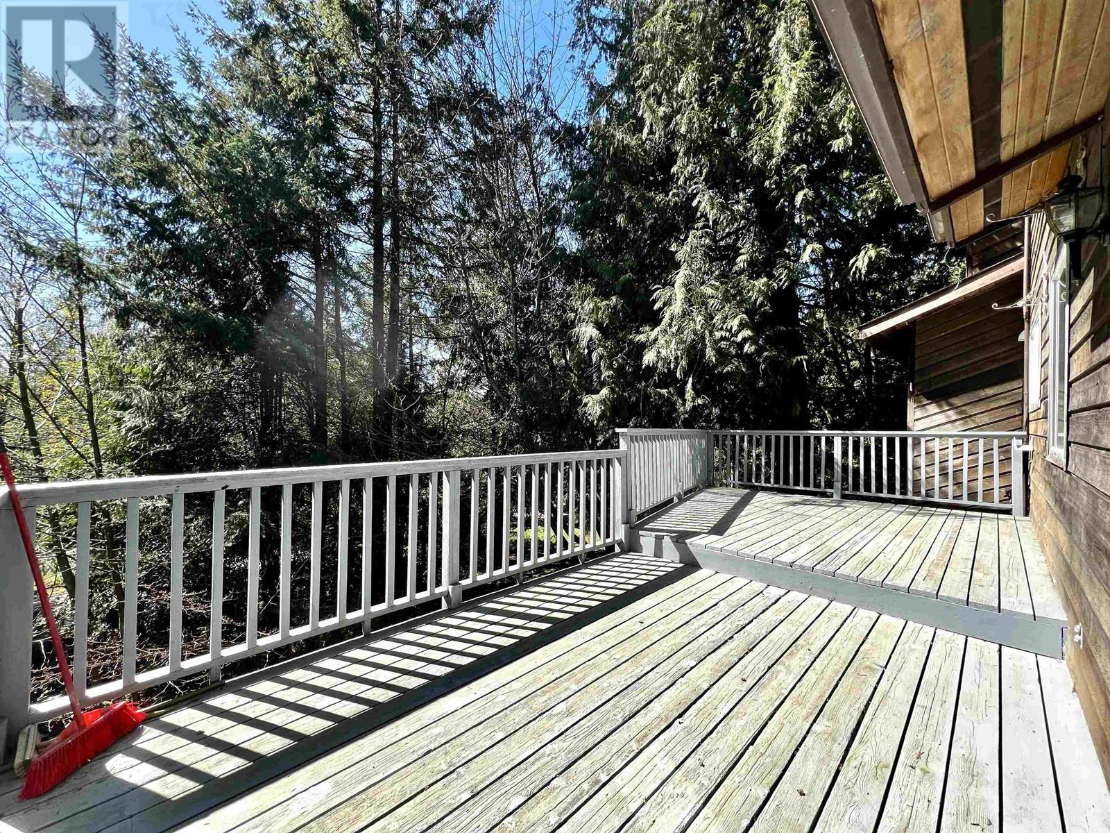 7462 Redrooffs Road, Halfmoon Bay, British Columbia  V7Z 1C3 - Photo 17 - R2865638