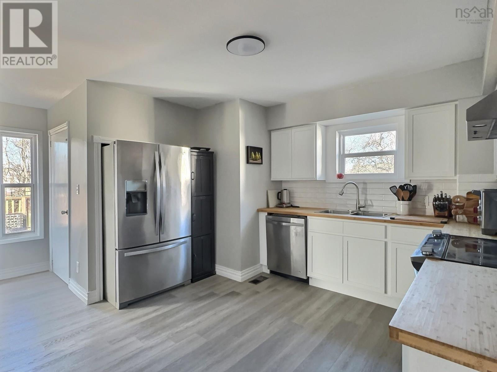 17 Riverside Avenue, Bible Hill, Nova Scotia  B2N 4G2 - Photo 3 - 202406048