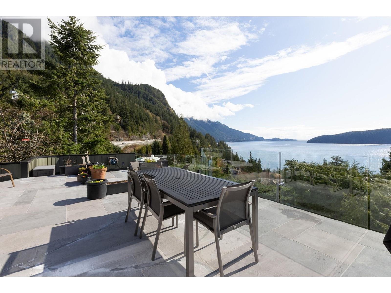 35 Periwinkle Place, Lions Bay, British Columbia  V0N 2E0 - Photo 12 - R2865126