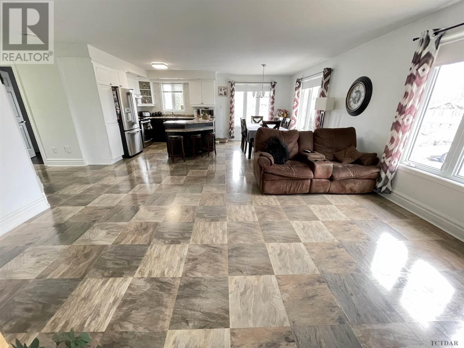 253 Crystal Cres, Temiskaming Shores, Ontario  P0J 1P0 - Photo 18 - TM240603