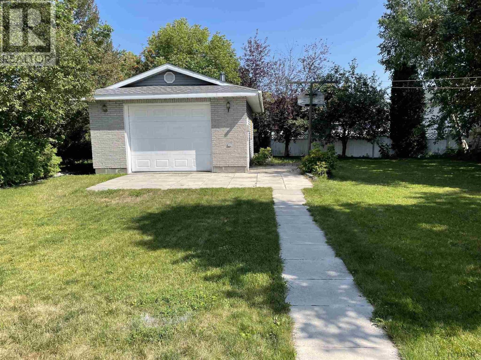 253 Crystal Cres, Temiskaming Shores, Ontario  P0J 1P0 - Photo 3 - TM240603