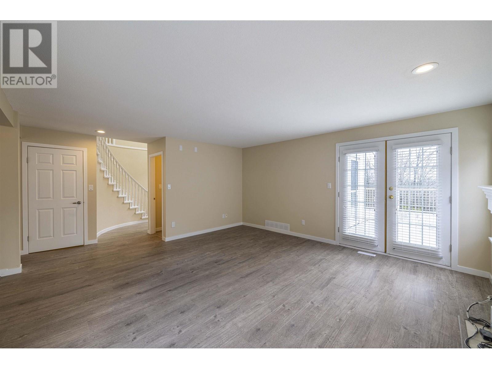 470 Riverview Crescent, Coquitlam, British Columbia  V3C 4X9 - Photo 11 - R2865894