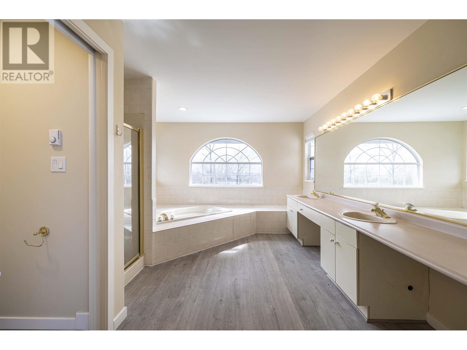470 Riverview Crescent, Coquitlam, British Columbia  V3C 4X9 - Photo 24 - R2865894