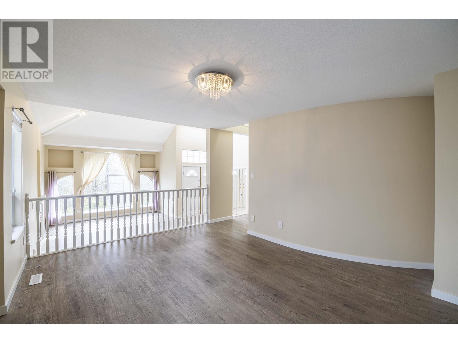 470 Riverview Crescent, Coquitlam, British Columbia  V3C 4X9 - Photo 17 - R2865894
