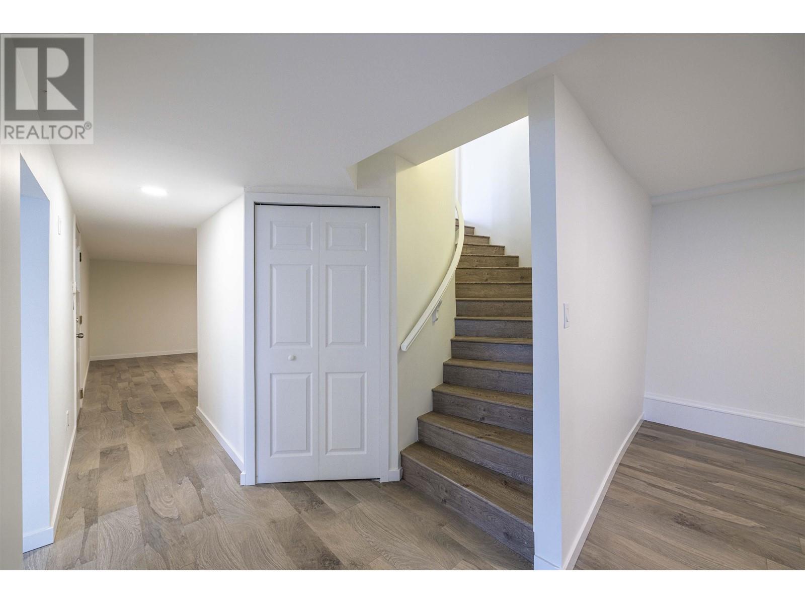 470 Riverview Crescent, Coquitlam, British Columbia  V3C 4X9 - Photo 29 - R2865894