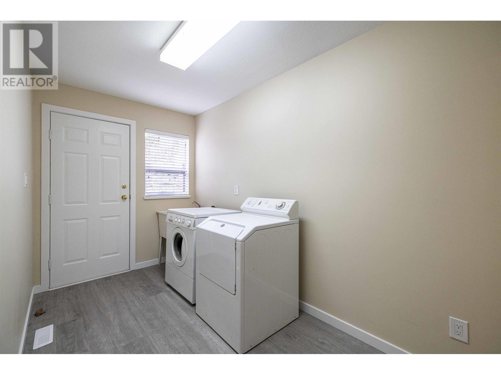 470 Riverview Crescent, Coquitlam, British Columbia  V3C 4X9 - Photo 28 - R2865894