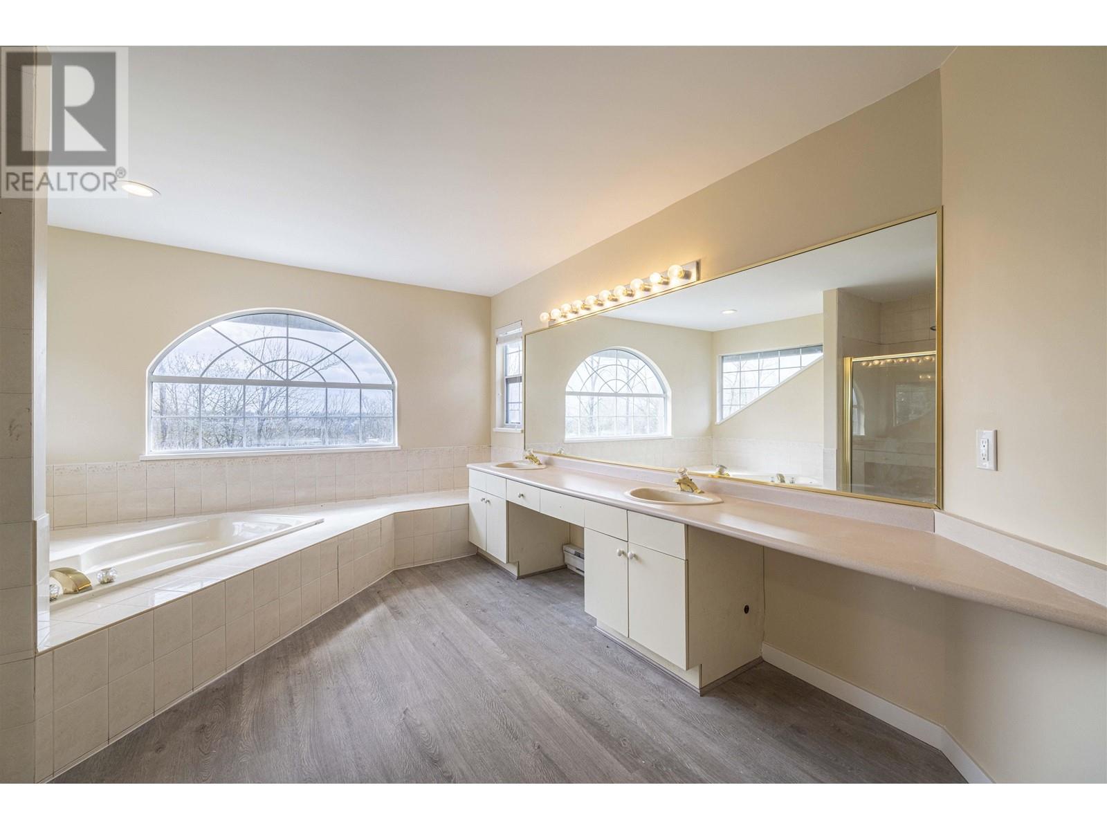 470 Riverview Crescent, Coquitlam, British Columbia  V3C 4X9 - Photo 23 - R2865894