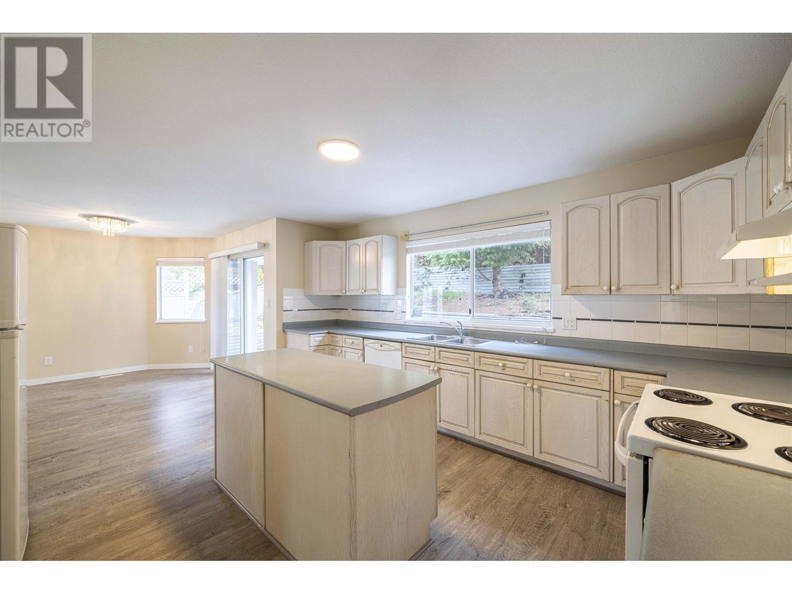 470 Riverview Crescent, Coquitlam, British Columbia  V3C 4X9 - Photo 14 - R2865894