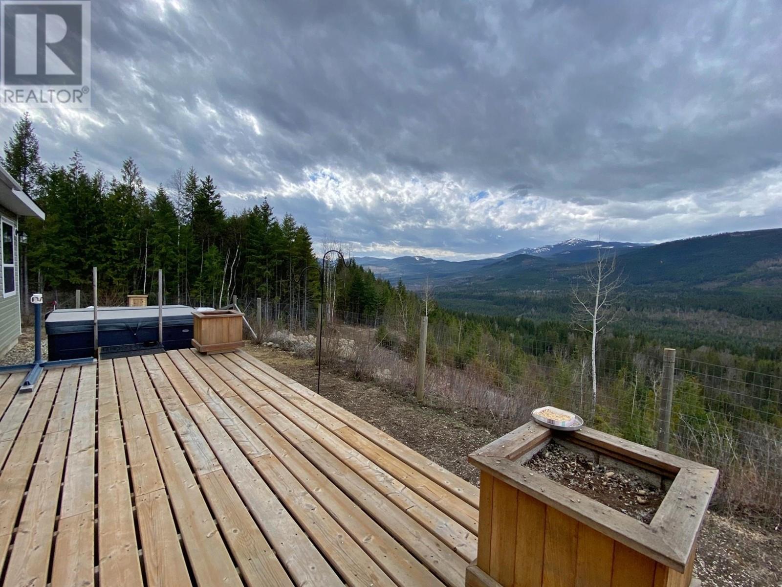 1077 Clearwater Valley Rd, Clearwater, British Columbia  V0E 1N1 - Photo 9 - 177553
