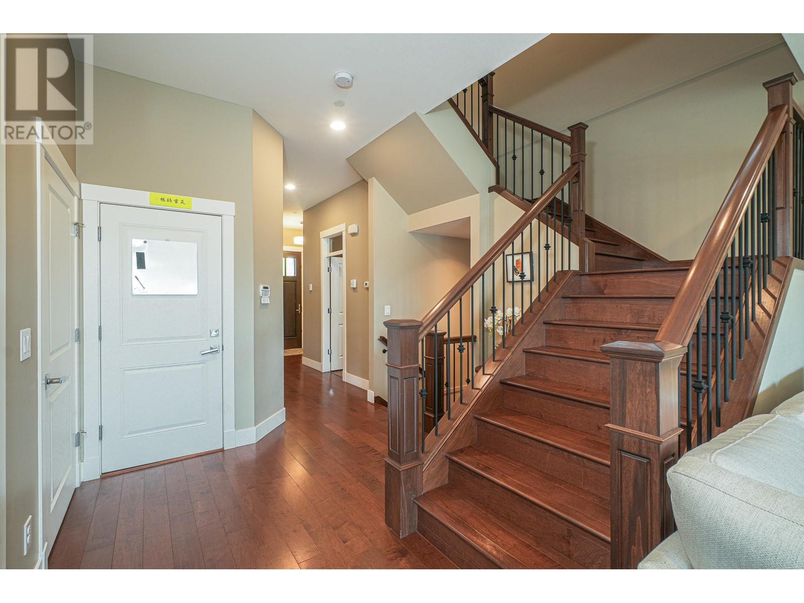 23872 110 Avenue, Maple Ridge, British Columbia  V2W 1Z8 - Photo 4 - R2865844