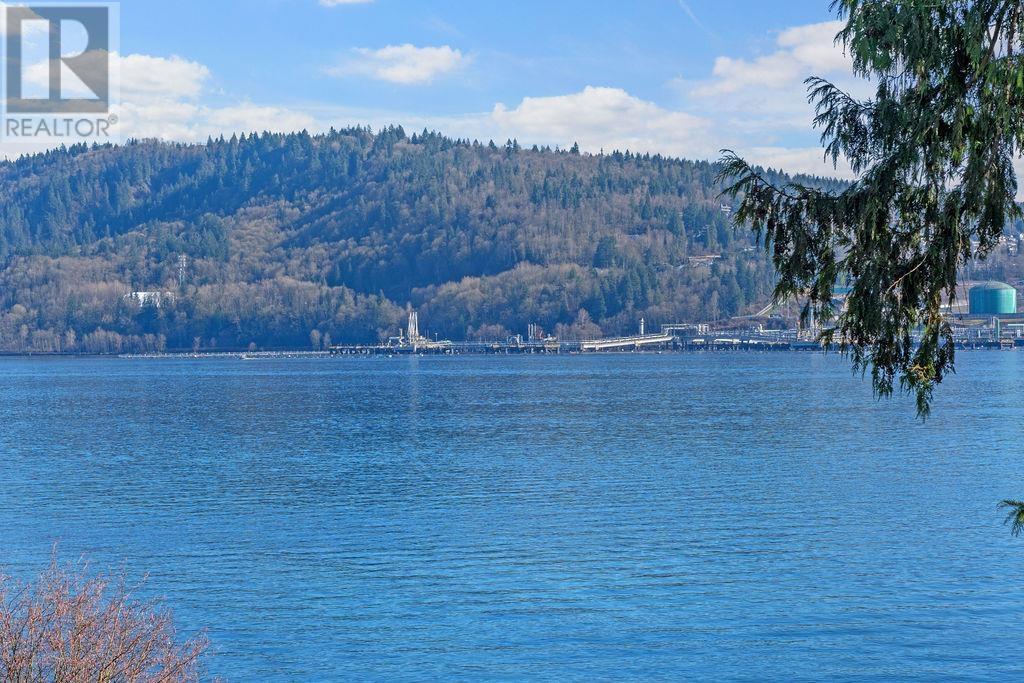 3765 Dollarton Highway, North Vancouver, British Columbia  V7G 1A1 - Photo 2 - R2865635