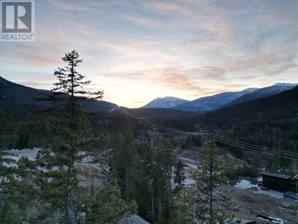 9253 Wedgemount Plateau Drive, Whistler, British Columbia  V8E 1M1 - Photo 4 - R2865994