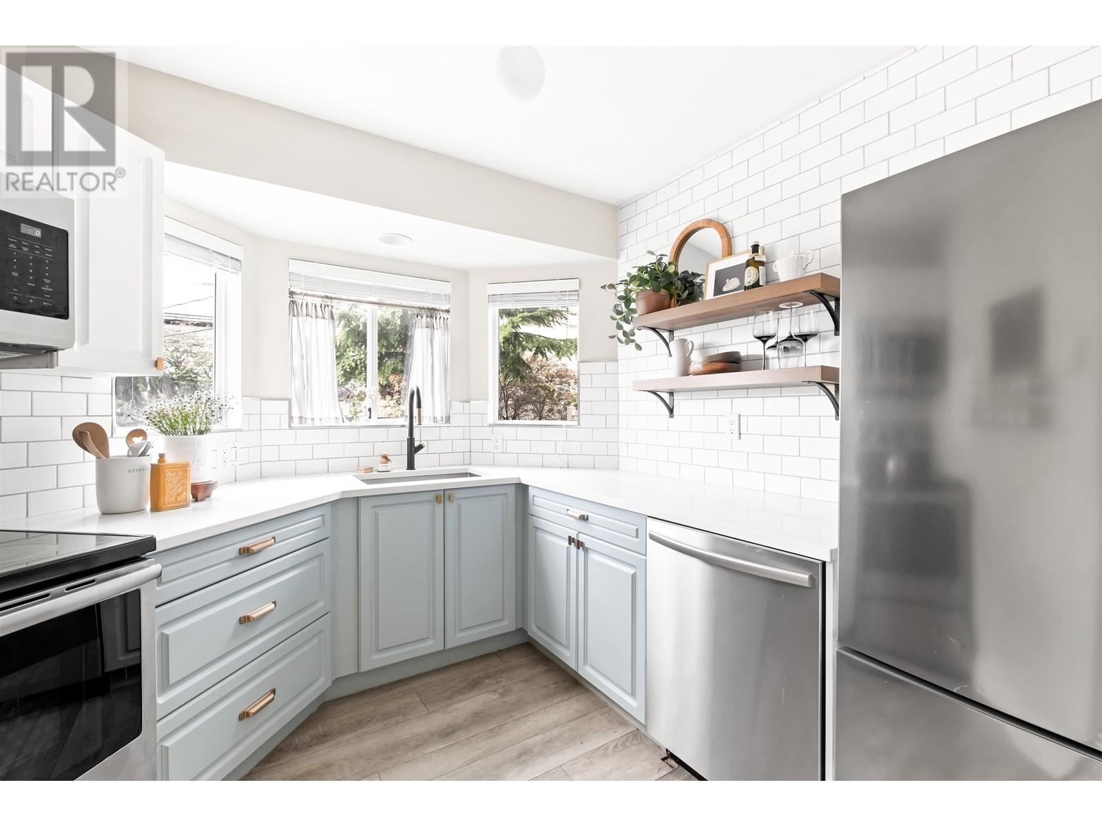 103 131 W 20th Street, North Vancouver, British Columbia  V7M 1Y2 - Photo 6 - R2865920