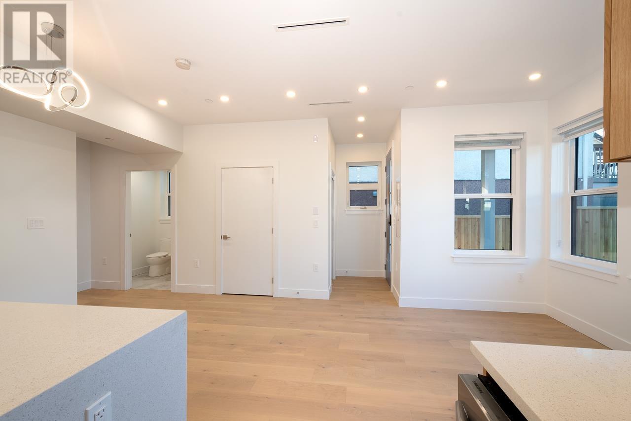 3053 E 8th Avenue, Vancouver, British Columbia  V5M 1X4 - Photo 4 - R2865976