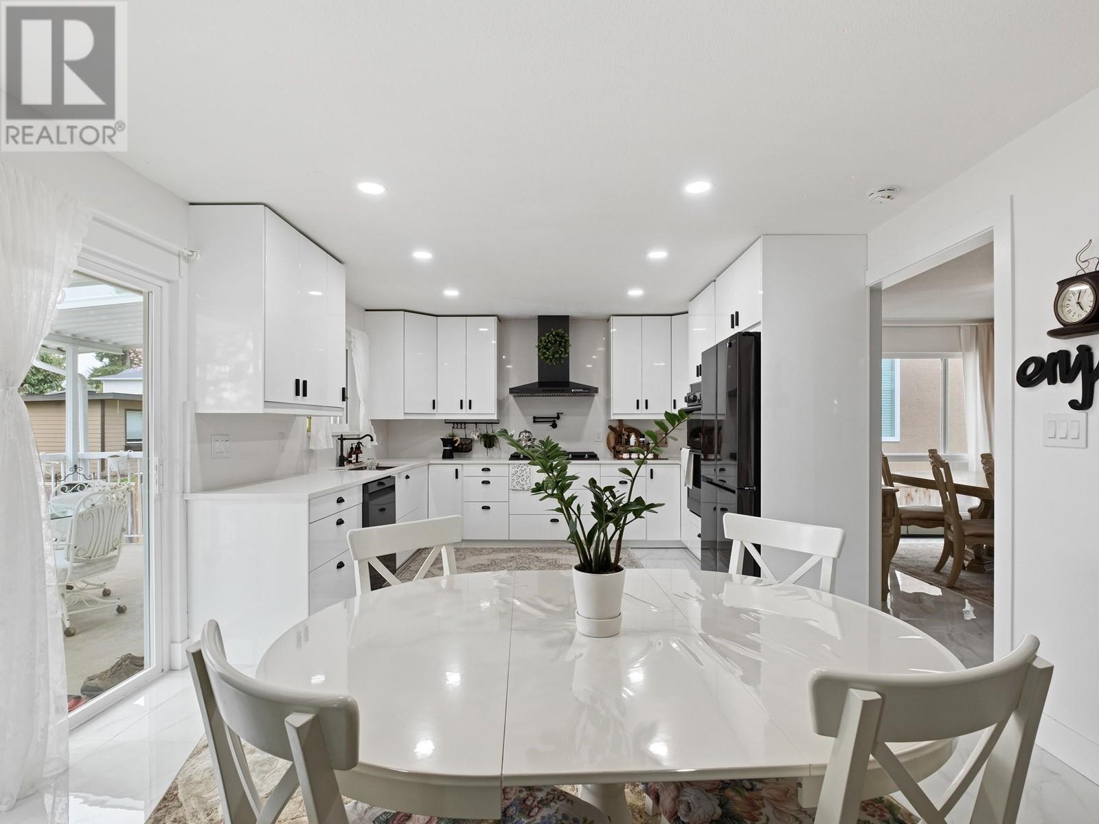 1079 Augusta Avenue, Burnaby, British Columbia  V5A 2V5 - Photo 10 - R2865908