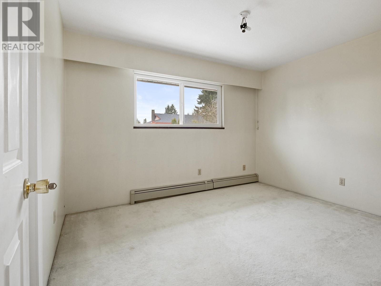 1079 Augusta Avenue, Burnaby, British Columbia  V5A 2V5 - Photo 16 - R2865908