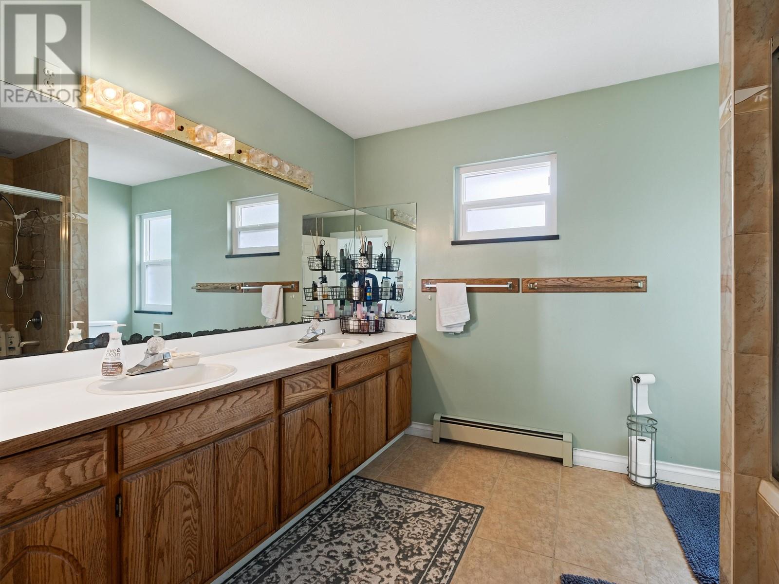 1079 Augusta Avenue, Burnaby, British Columbia  V5A 2V5 - Photo 18 - R2865908