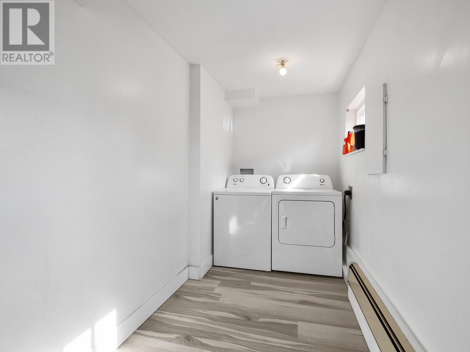 1079 Augusta Avenue, Burnaby, British Columbia  V5A 2V5 - Photo 25 - R2865908