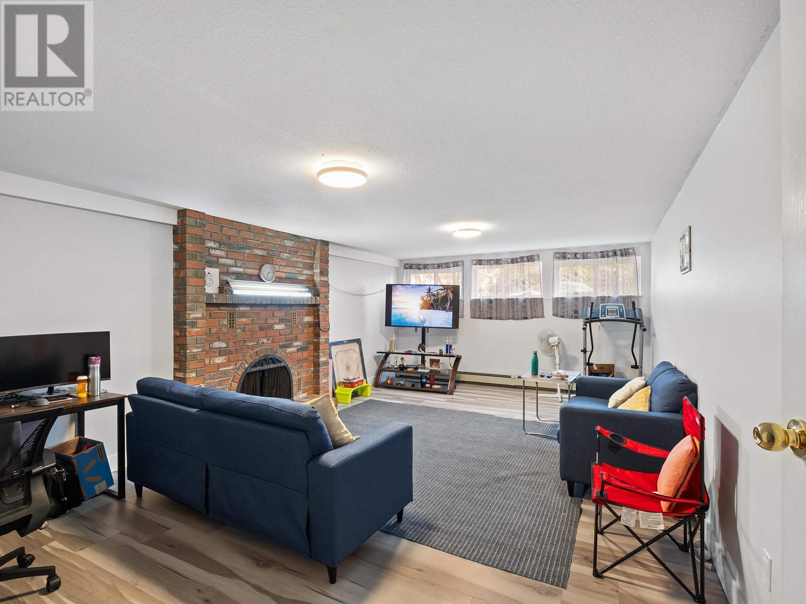 1079 Augusta Avenue, Burnaby, British Columbia  V5A 2V5 - Photo 32 - R2865908