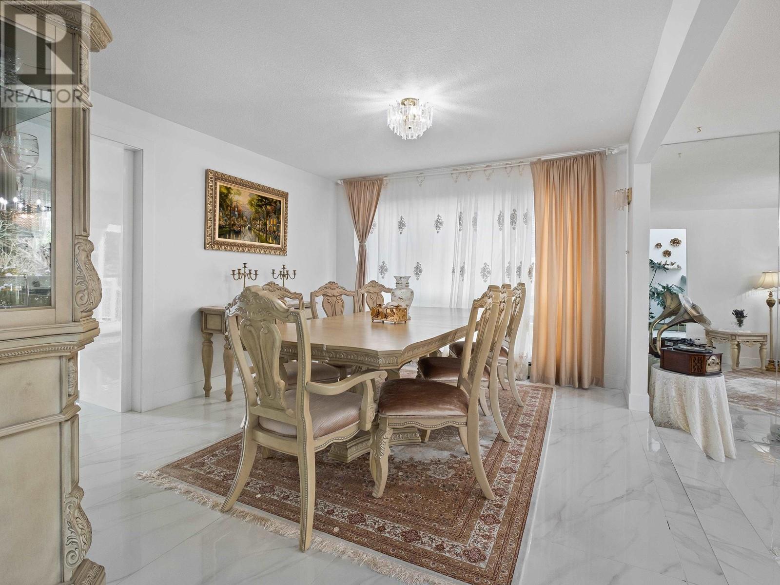 1079 Augusta Avenue, Burnaby, British Columbia  V5A 2V5 - Photo 4 - R2865908