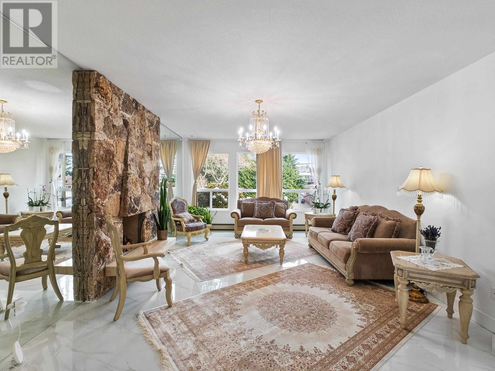 1079 Augusta Avenue, Burnaby, British Columbia  V5A 2V5 - Photo 6 - R2865908
