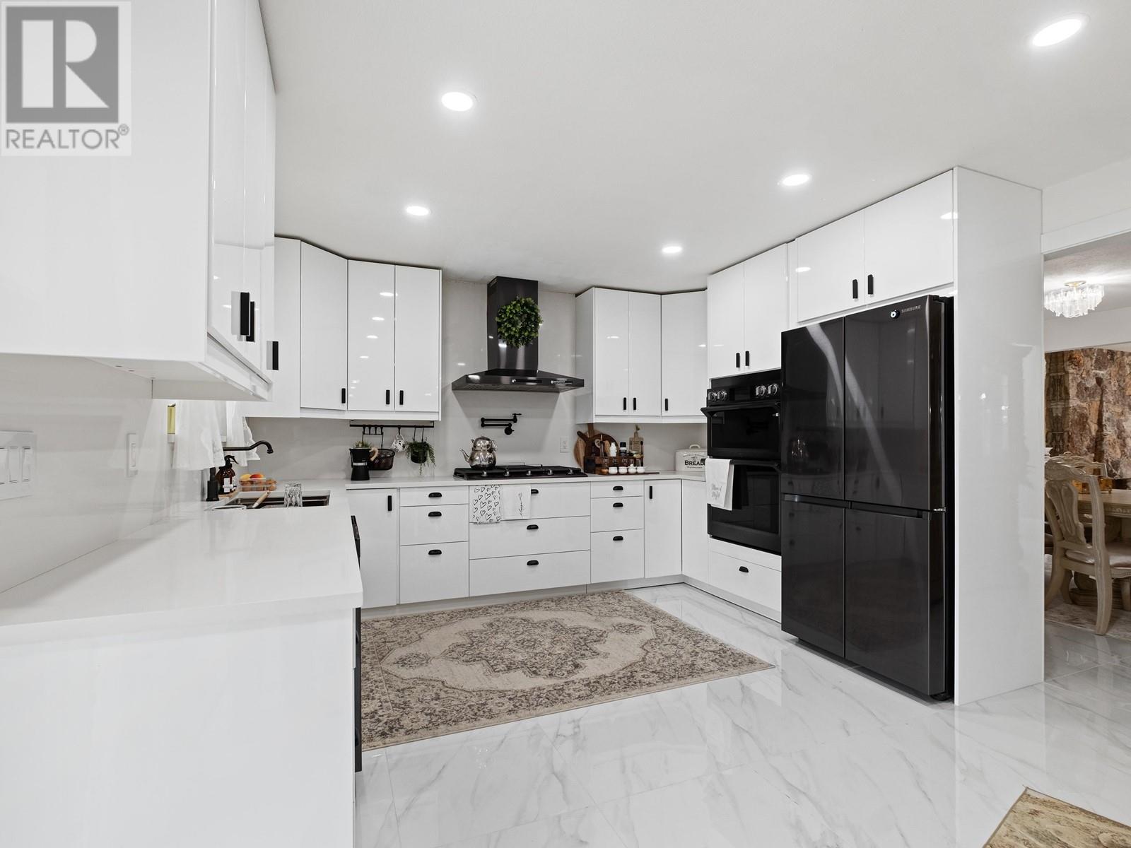 1079 Augusta Avenue, Burnaby, British Columbia  V5A 2V5 - Photo 8 - R2865908