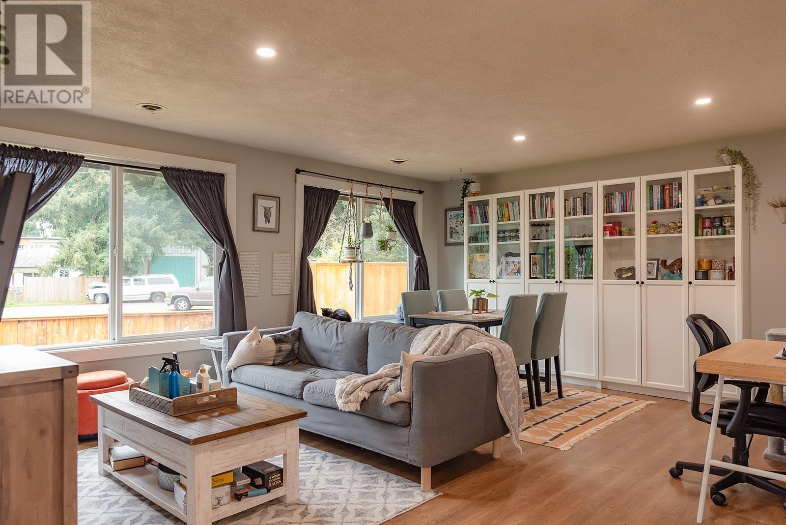 5812 Spindrift Street, Sechelt, British Columbia  V0N 3A0 - Photo 13 - R2865918
