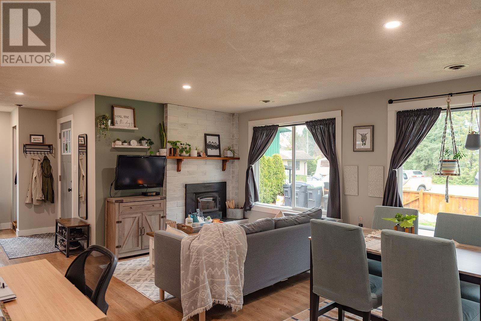 5812 Spindrift Street, Sechelt, British Columbia  V0N 3A0 - Photo 14 - R2865918