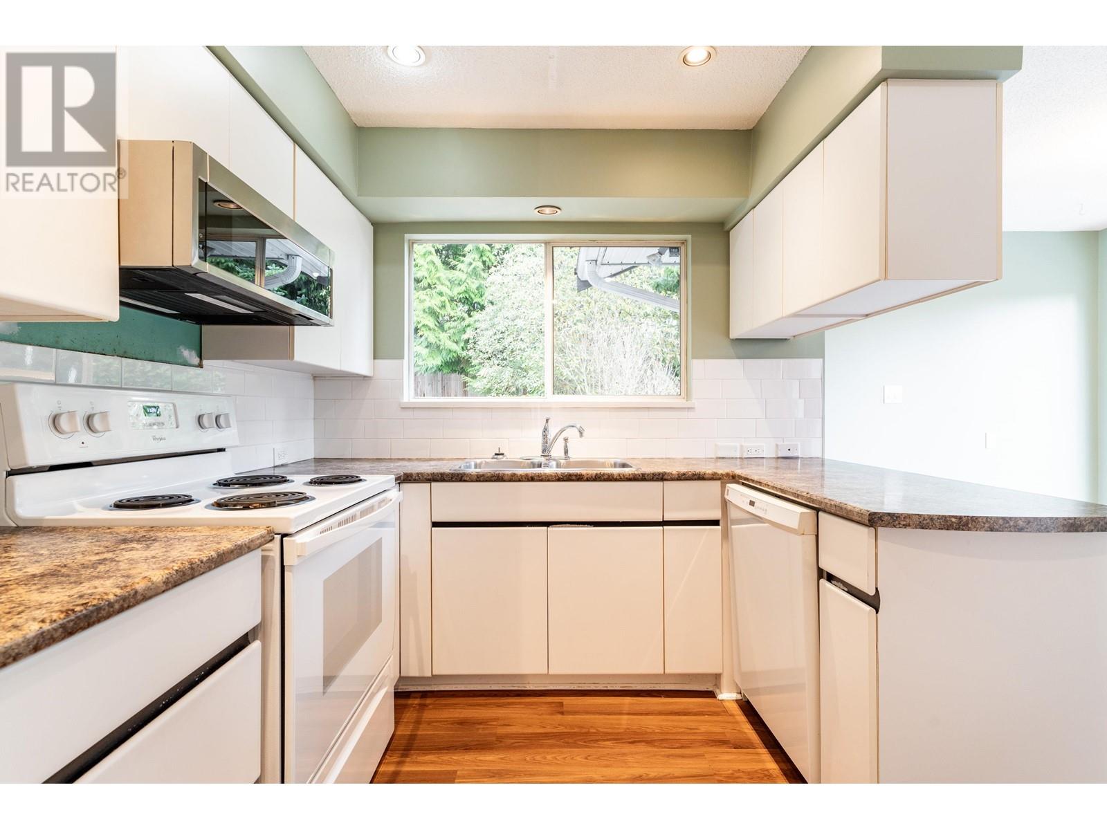 970 Frederick Place, North Vancouver, British Columbia  V7K 2B5 - Photo 14 - R2865947