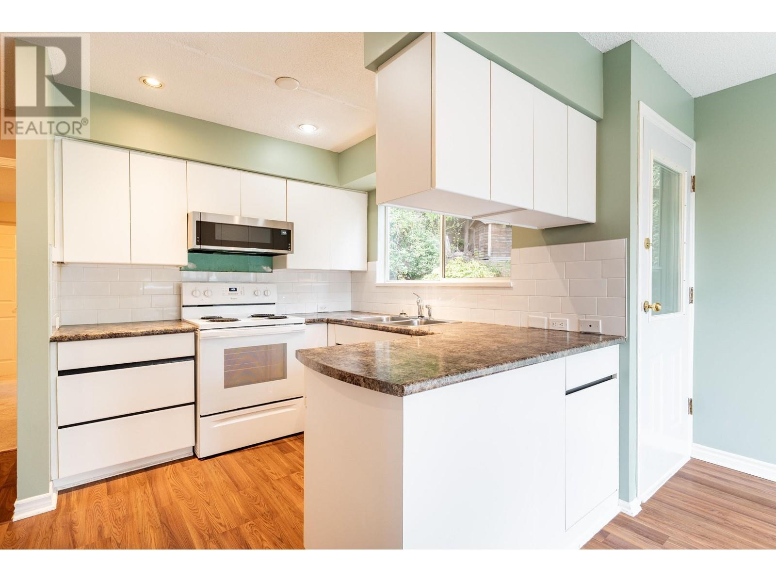 970 Frederick Place, North Vancouver, British Columbia  V7K 2B5 - Photo 15 - R2865947