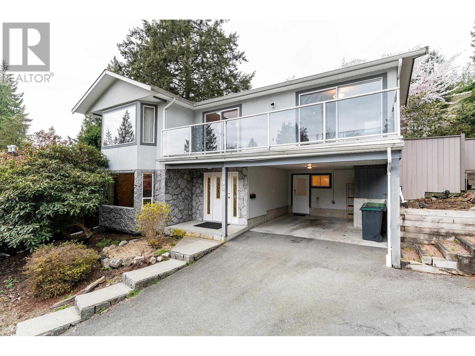 970 Frederick Place, North Vancouver, British Columbia  V7K 2B5 - Photo 2 - R2865947