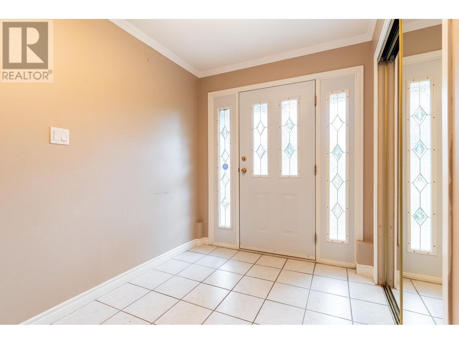 970 Frederick Place, North Vancouver, British Columbia  V7K 2B5 - Photo 4 - R2865947