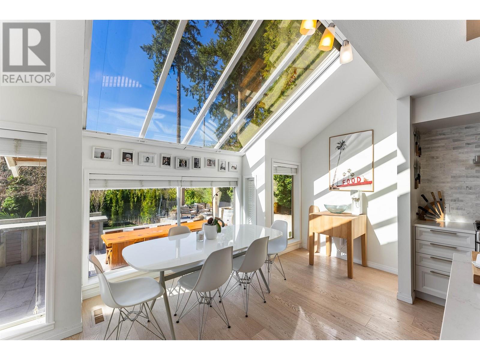 5732 Westport Court, West Vancouver, British Columbia  V7W 2X9 - Photo 7 - R2865958