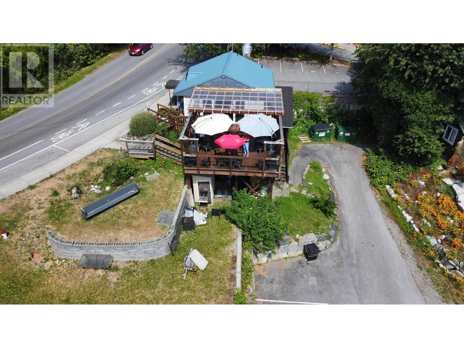 546 Gibsons Way, Gibsons, British Columbia  V0N 1V9 - Photo 4 - C8058865