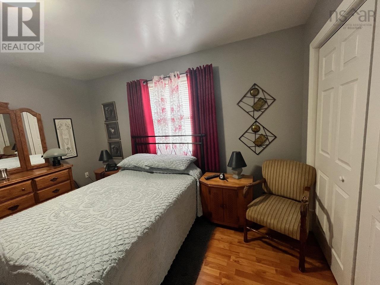 374 York Street, Glace Bay, Nova Scotia  B1A 2N1 - Photo 11 - 202406059