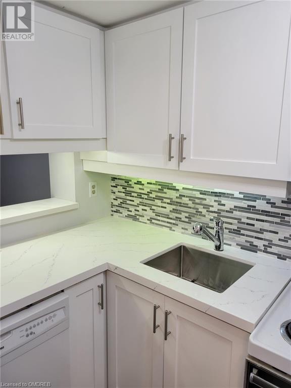 717 N Bay Street N Unit# 1405, Toronto, Ontario  M5G 2J9 - Photo 6 - 40564600