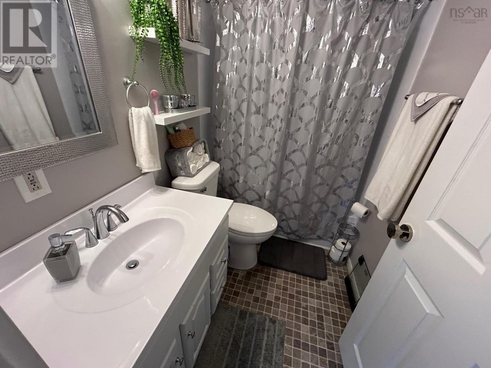 112 Herbert Street, Yarmouth, Nova Scotia  B5A 2S7 - Photo 13 - 202406060