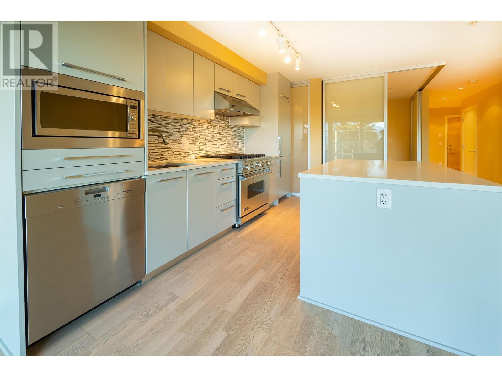303 4355 W 10th Avenue, Vancouver, British Columbia  V6R 2H6 - Photo 10 - R2866095