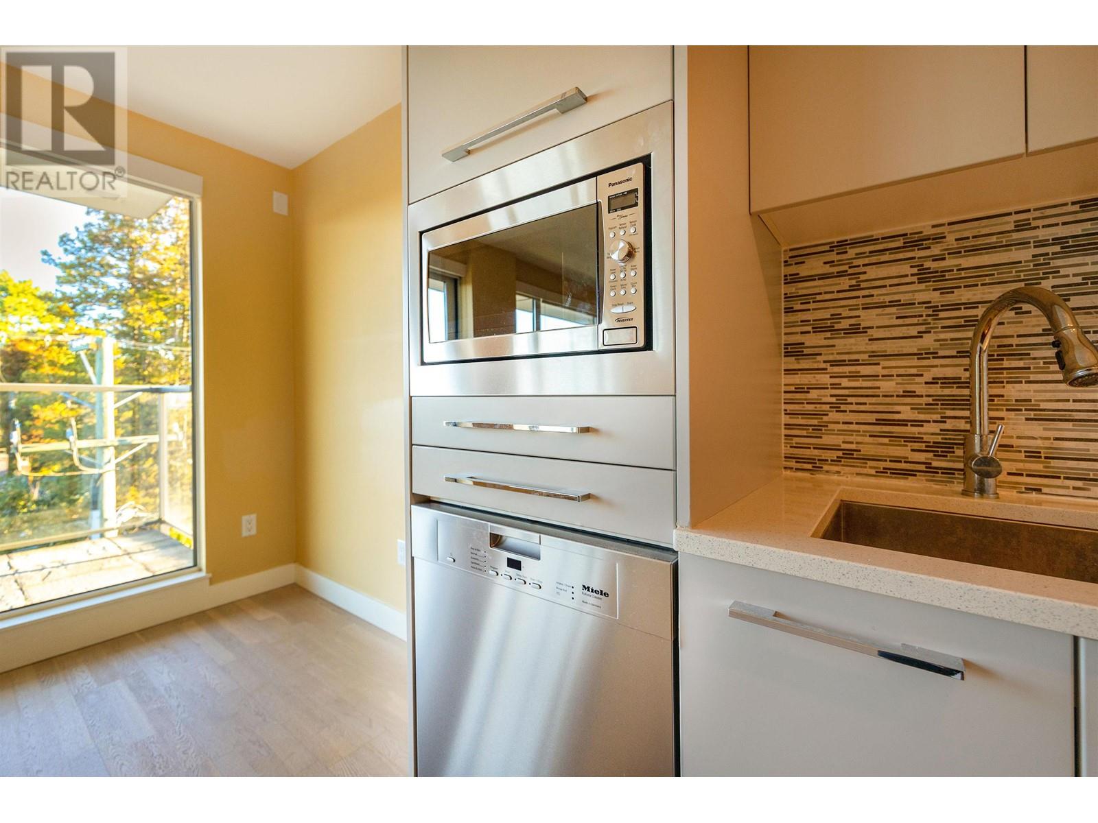 303 4355 W 10th Avenue, Vancouver, British Columbia  V6R 2H6 - Photo 11 - R2866095