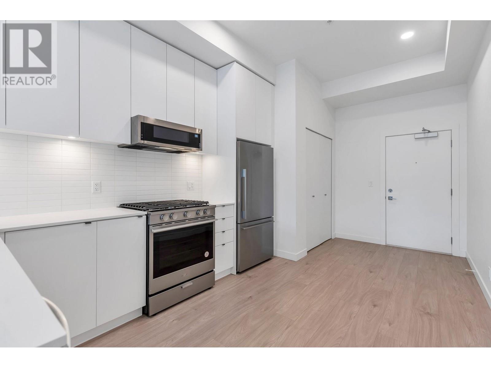 108 2345 Rindall Avenue, Port Coquitlam, British Columbia  V3C 1V3 - Photo 10 - R2866135