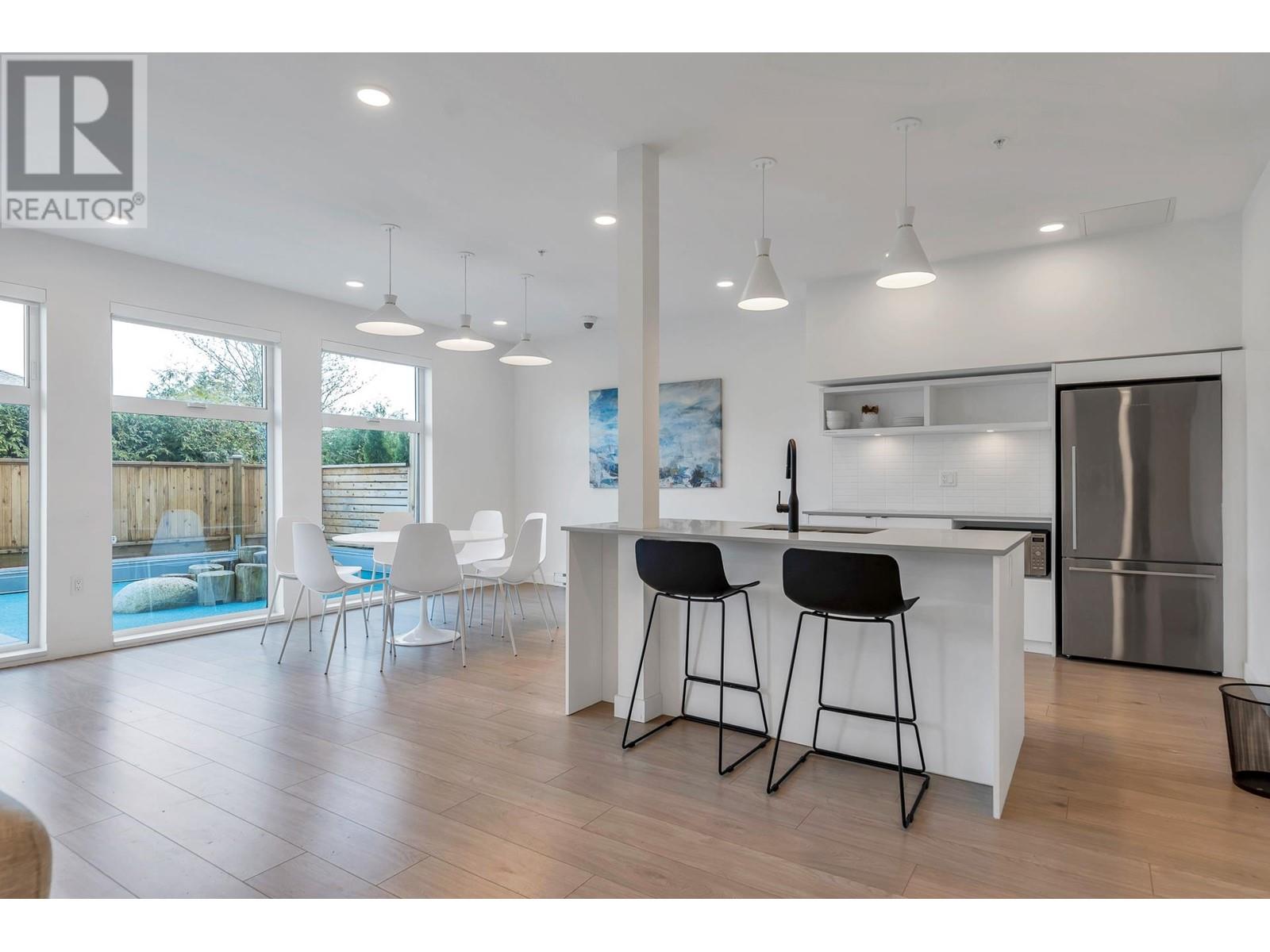 108 2345 Rindall Avenue, Port Coquitlam, British Columbia  V3C 1V3 - Photo 36 - R2866135
