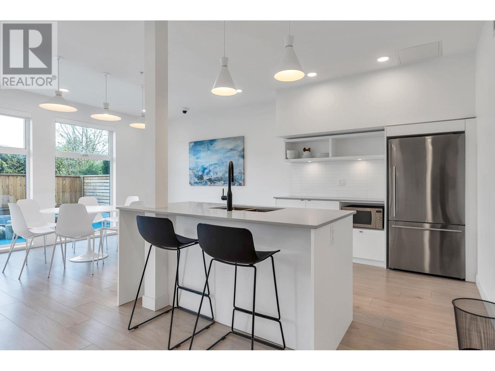 108 2345 Rindall Avenue, Port Coquitlam, British Columbia  V3C 1V3 - Photo 37 - R2866135