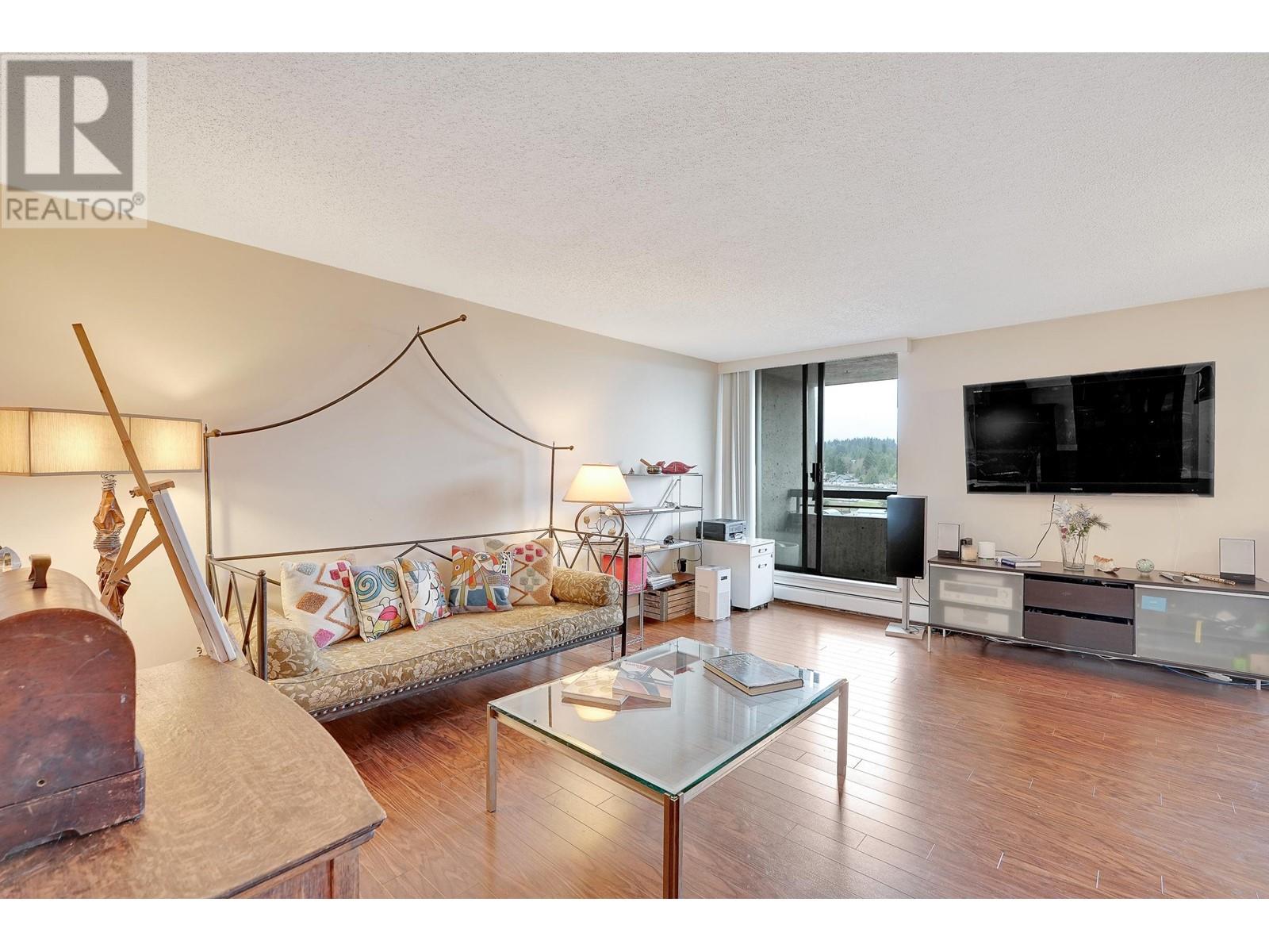 1904 3771 Bartlett Court, Burnaby, British Columbia  V3J 7G8 - Photo 4 - R2866168