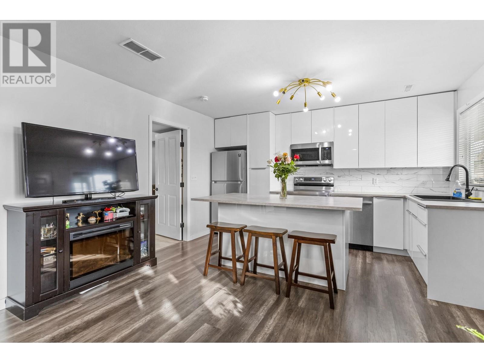 11676 230b Street, Maple Ridge, British Columbia  V2X 1Z4 - Photo 4 - R2866104