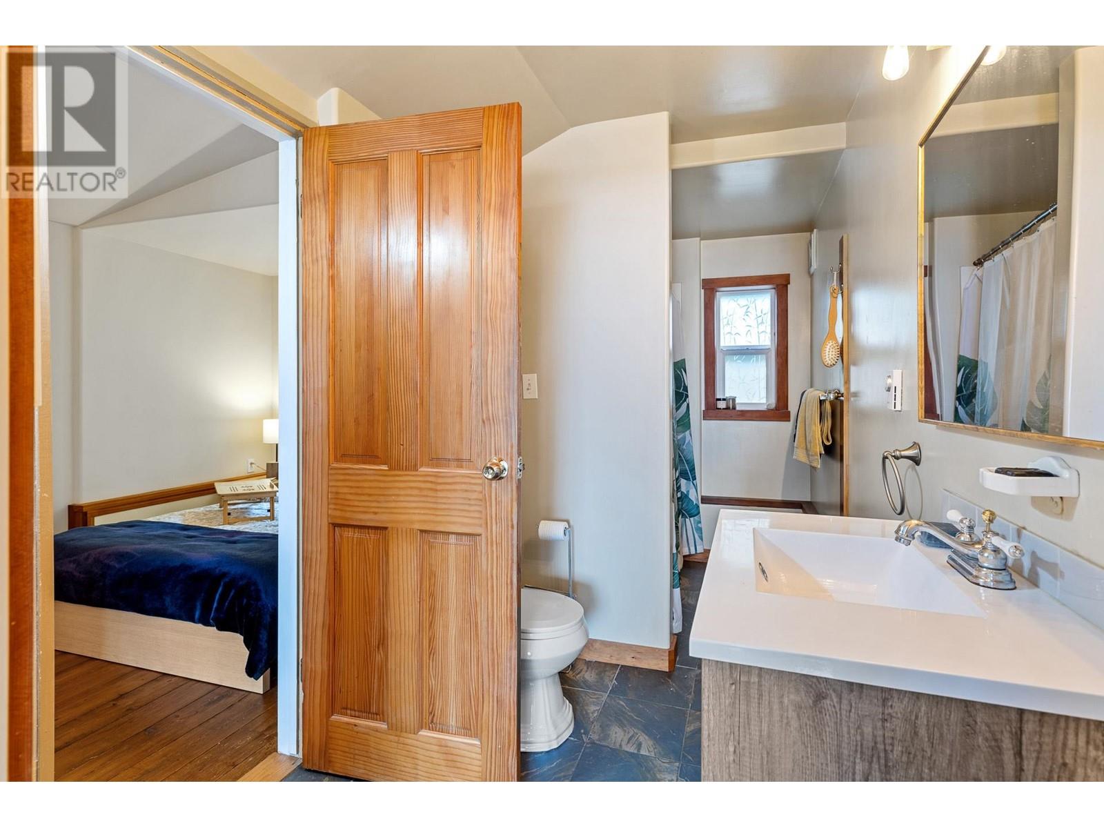 1837 North Road, Gibsons, British Columbia  V0N 1V1 - Photo 31 - R2866113
