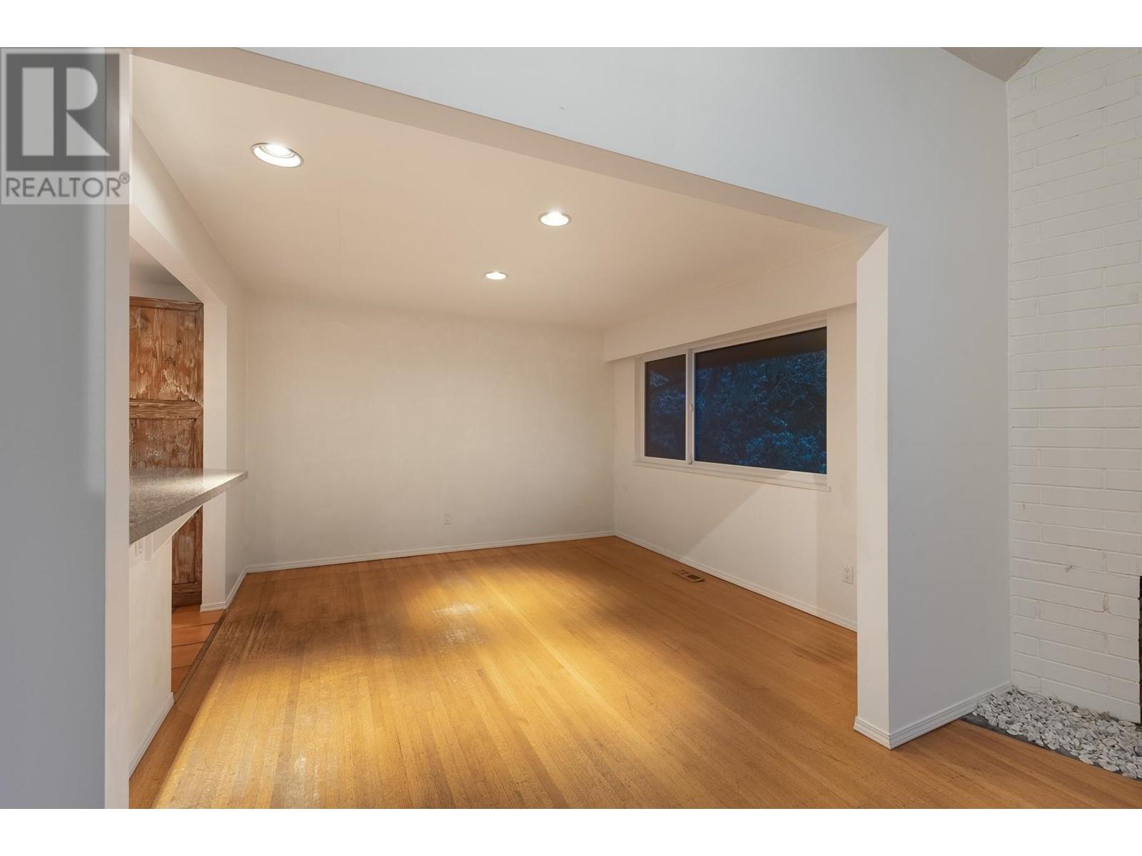 86 Stevens Drive, West Vancouver, British Columbia  V7S 1C2 - Photo 4 - R2866131