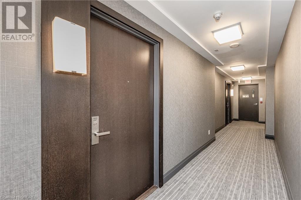 65 Speers Road Unit# 227, Oakville, Ontario  L6K 0J1 - Photo 4 - 40566161
