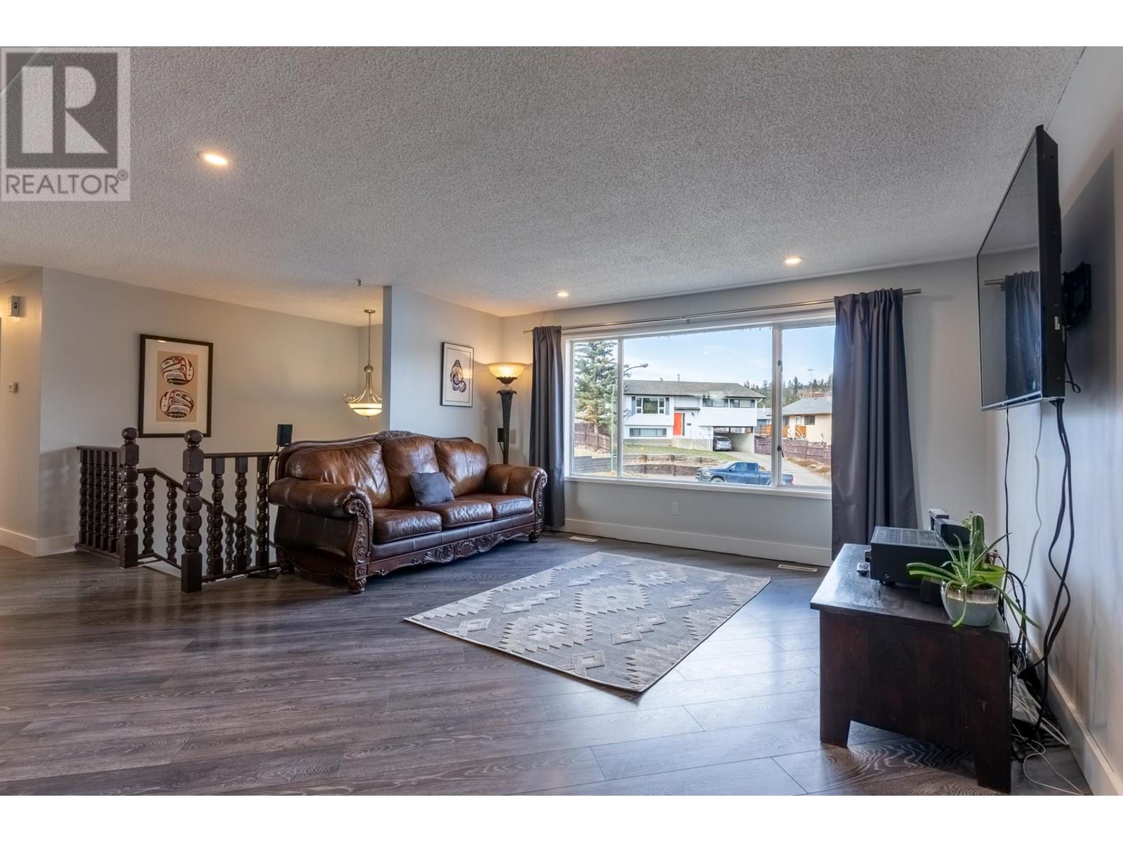 237 Juniper Place, Logan Lake, British Columbia   - Photo 5 - 177566