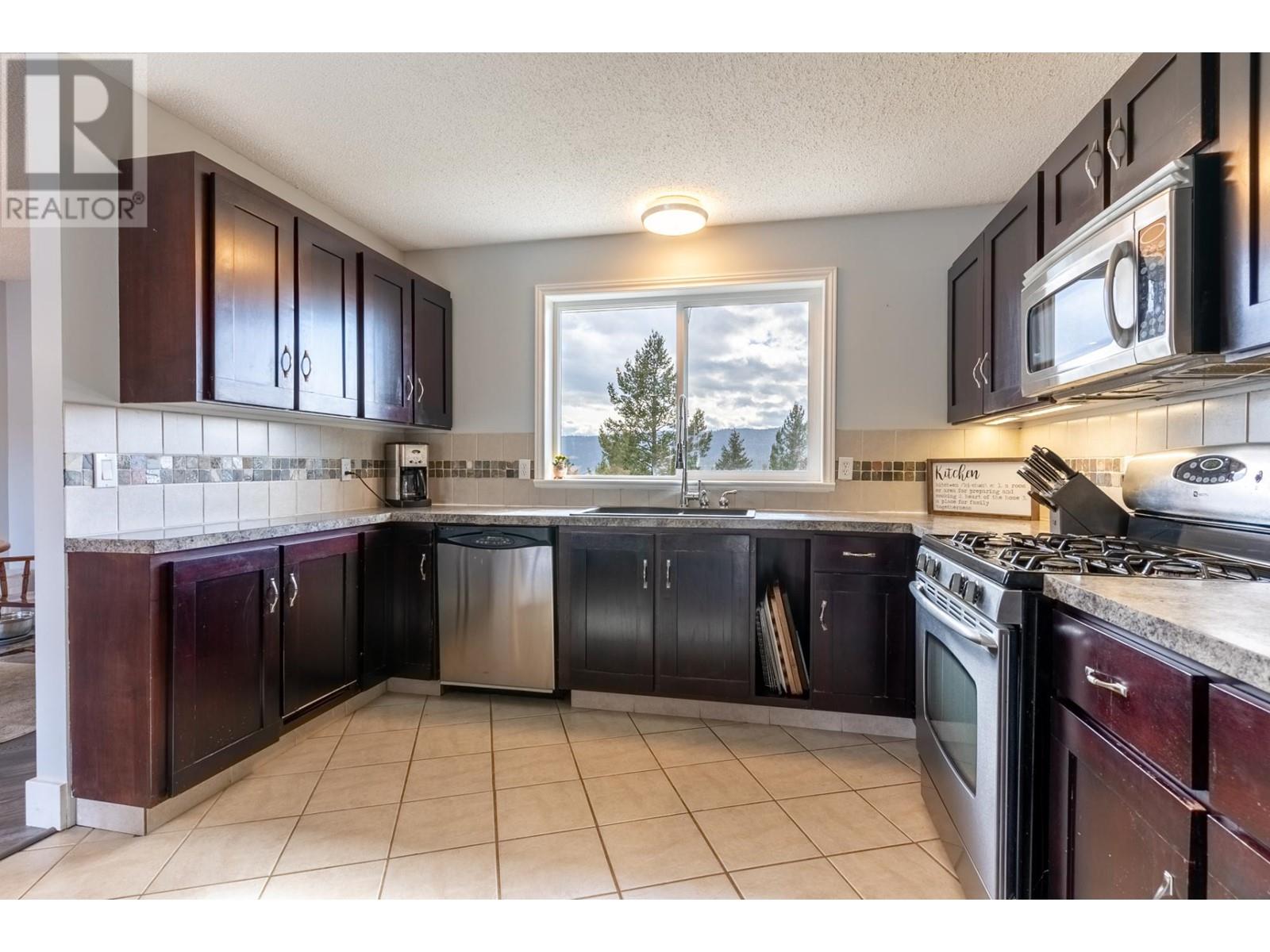 237 Juniper Place, Logan Lake, British Columbia   - Photo 9 - 177566